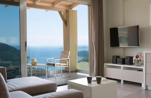Fternon Villa | FORUM VILLAS Deluxe 3 bedroom villa sea views