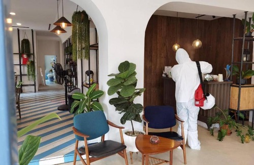 Noen Phra Hotel | Fun Hotel