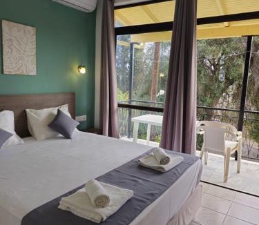 Benitses Apartment | Gardelis Gardens