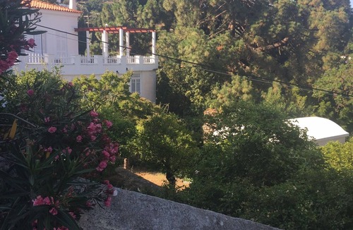 Andros Town House | Garden Villa in Lamyra