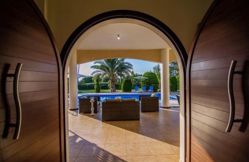 Argaka Villa | GEORGIA BEACH VILLA
