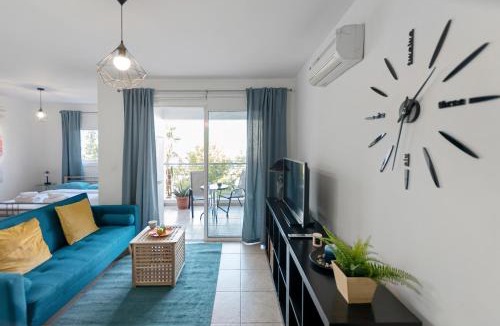 Lykabittos Apartment | Glabur Stays - The Cozy Atelier - Nicosia City, Free Parking & Wifi, Welcomes You!