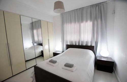 Lykabittos Apartment | Glabur Stays - The Fabulous 2 BDR - Nicosia City, Free Parking & Wifi, Welcomes You!