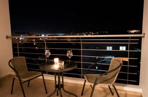 Lykabittos Apartment | Glabur Stays - The Sunny Atelier - Nicosia City, Free Parking & Wifi, Welcomes You!