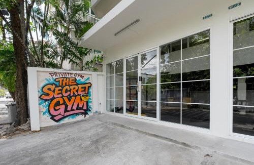 Phra Khanong House | Glow House Sukhumvit 54, Spacious Modern Rooms near BTS On Nut
