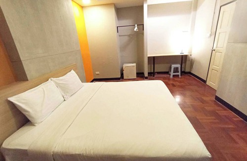 Bang Rak Hotel | GO INN Silom BTS Surasak