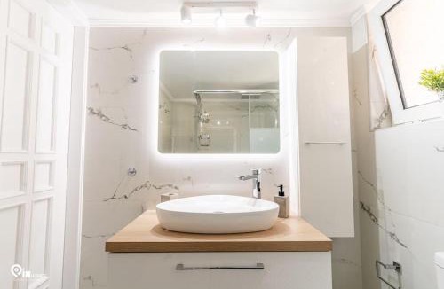 Aigaleo Apartment | Golden Angel - Elegant Apartment in Egaleo-Athens