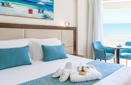 Pyla Hotel | Golden Bay Beach Hotel