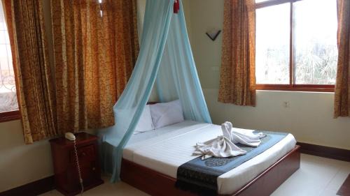 Daun Penh Hotel | Golden Noura Villa & Restaurant