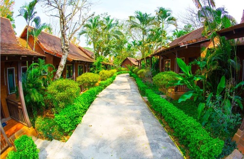 Nang Lae Resort | Golden Pine Resort and Spa