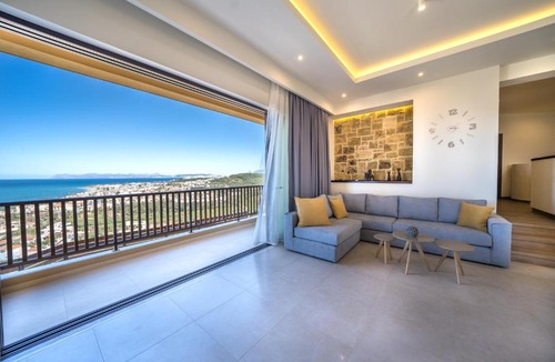 Platanias Town Apartment | Golden View Luxury Villa Platanias