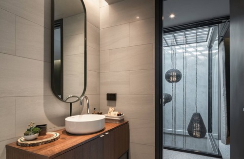 Phra Khanong Nuea Hotel | Goose Living Bangkok BTS Phra Khanong