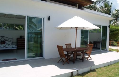 Thong Krut Villa | Gorgeous Beachfront 2 bedroom Bungalow