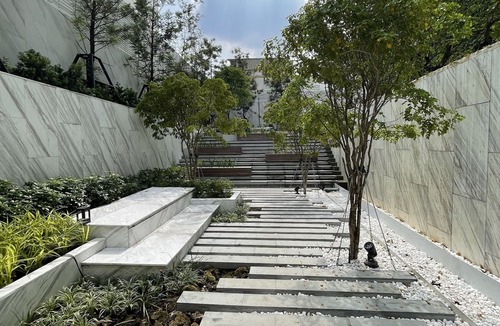 Thanon Phetchaburi Condo | Gorgeous condo in the heart of Bangkok, skytrain