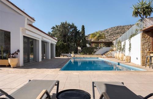 Palaia Fokaia Villa | Grand Apollon Villa