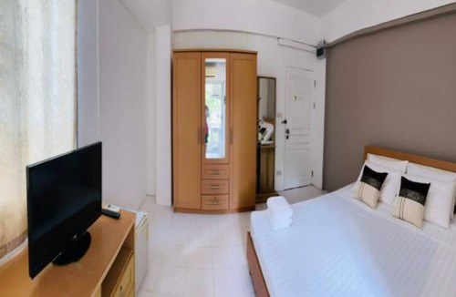 Lat Phrao Hotel | Grandview Place