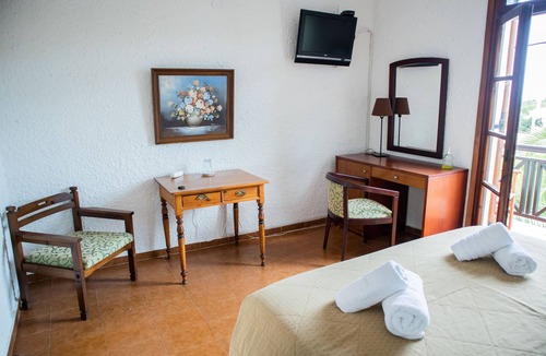 Vagia Hotel | Greek Tradidional Hotel under the ancient temple of Aphaia.