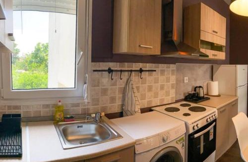 Komotini Apartment | Green apartment with view