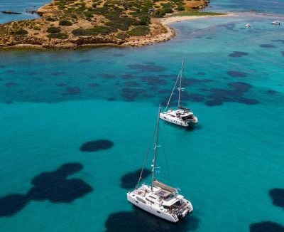 Glyfada Boat Rental | Grey Goose - Lagoon 450 Fly