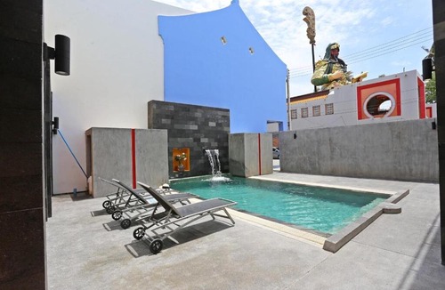 Thong Krut Hotel | Guan Yu Boutique Hotel