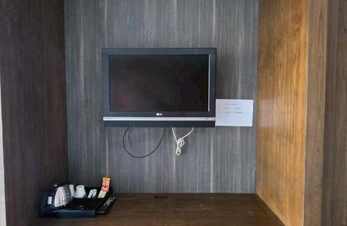 Thong Krut Hotel | Guan Yu Boutique Hotel
