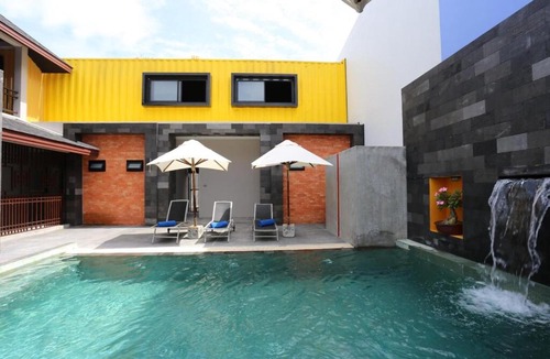 Thong Krut Hotel | Guan Yu Boutique Hotel