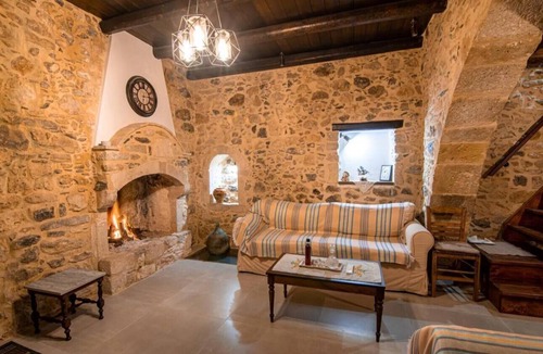 Galipe House | Guest House 'Hercules Guesthouse Axiri' with Mountain View, Wi-Fi and Air Conditioning