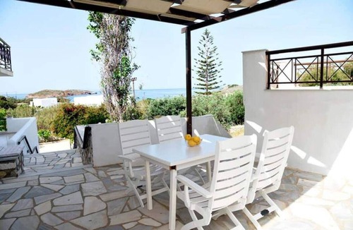 Posidonia Apartment | 'Guest House' - Lovely Apartment, 70m from the Sea!