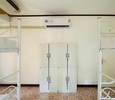 Khlong Toei Nuea Hostel | Guesthouse Station