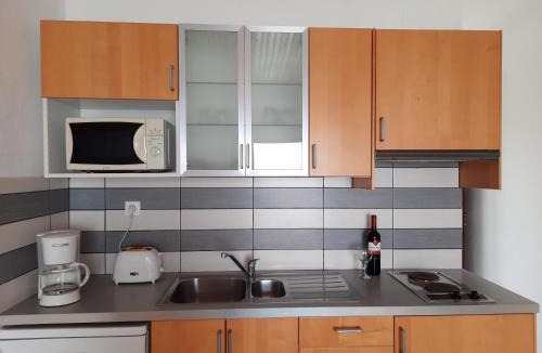 Katsarou Apartment | Hadoula Studios