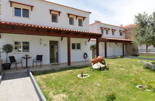 Kolymbia House | Haus in Kolympia mit Garten und Bergblick by Interhome