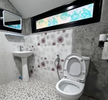 Ko Lanta Ski Chalet | Hayar House's Cabin house at kantiang bay