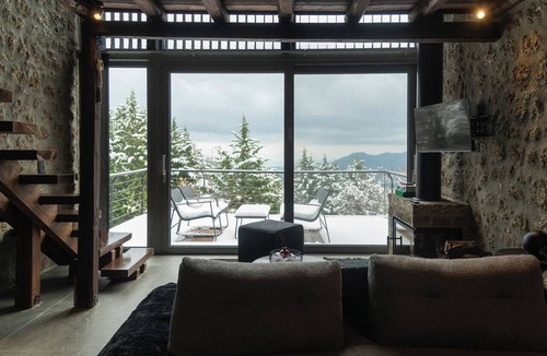 Mesaia Trikala Ski Chalet | Heartbeat Deluxe Chalet, Heartbeat Mountain Escapes