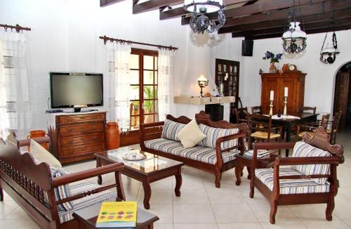 Pineios Apartment | Helidonia