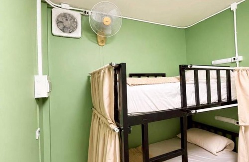 Khlong Sok Hostel | Hello Bella khaosok hostel