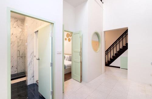 Si Phraya House | Heritage Family Home Spacious & Central Location
