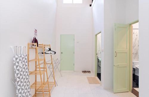 Si Phraya House | Heritage Family Home Spacious & Central Location