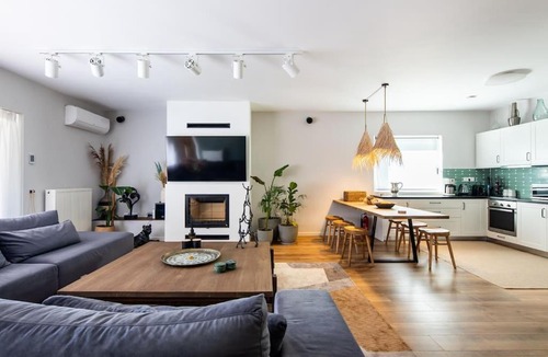 Glyfada Apartment | HeyDay Living South 8