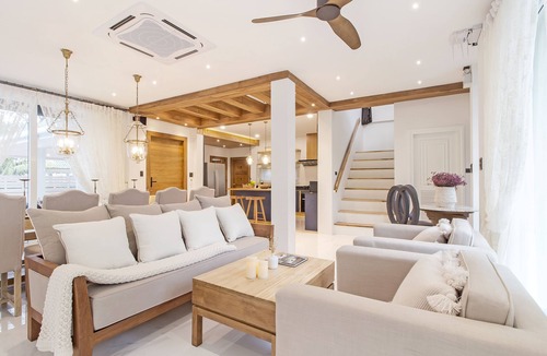 Nong Prue Villa | Hi At Home - 5BR Stylish Villa in Pattaya