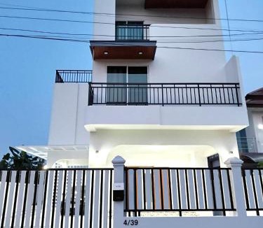 Thawi Watthana Apartment | Hidden Gems Residence