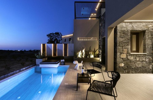 Vothon Hotel | Hidden Hills
