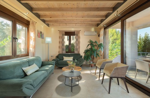 Kato Galatas House | Hill top villa with magnificent sea views, close to the beach and centrally located