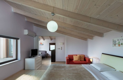 Kato Galatas House | Hill top villa with magnificent sea views, close to the beach and centrally located