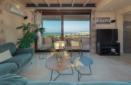 Kato Galatas House | Hill top villa with magnificent sea views, close to the beach and centrally located