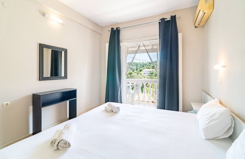 Gardenos Apartment | Holiday Apartment 'Ariel Apartment 4' with Sea View, Balcony & Wi-Fi