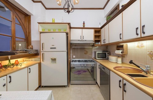 Haraki House | Holiday Home 'Haraki Sea View Luxury House' with Sea View, Wi-Fi and Air Conditioning