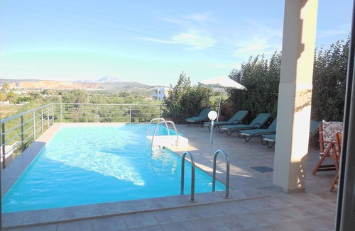 Stavromenos House | Holiday home "Zafira" with hot tub