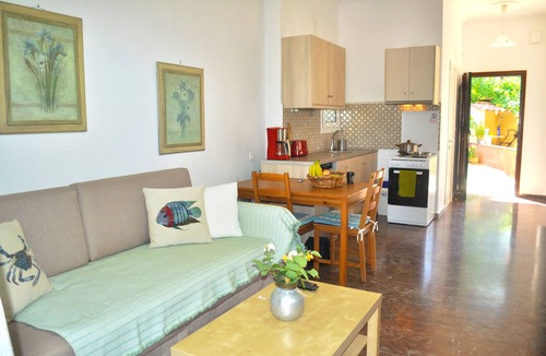 Corfu House | Holiday homes on Corfu "Angelos" on Agios Gordios beach