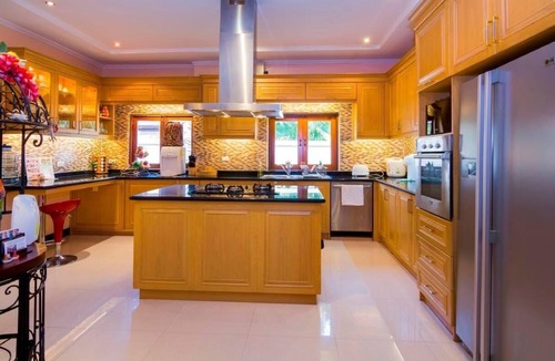 Nong Pla Lai House | Holiday house Pattaya for 1 - 12 persons with 4 bedrooms - Holiday home