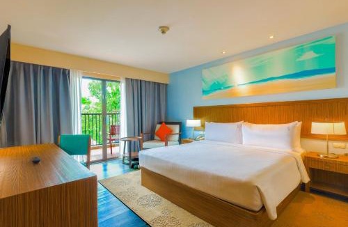 Cherngtalay Hotel | Holiday Inn Resort Phuket Surin Beach by IHG